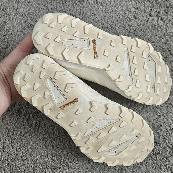 ADIDAS TERREX CONTINENAL ATHLETIC SHOES CONFETTI SOLE White size 7 flaw - Picture 5 of 7